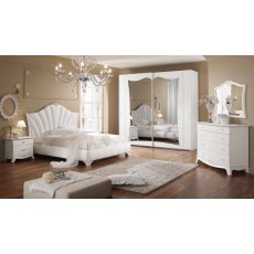 Saltarelli Giulia White Upholstered Bed Without Storage.