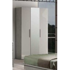 Tuttomobili Erika Wardrobe