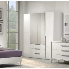 Tuttomobili Zeta Wardrobe