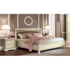 Camel Group Treviso White Ash Bed Capitonne With Ring Camel Group Treviso White Ash Bed Capitonne With Ring