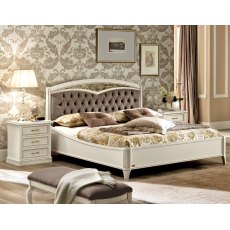 Camel Group Nostalgia Bianco Antico Curvo Fregio Capitonne Bed Frame Camel Group Nostalgia Bianco Antico Curvo Fregio Capitonne Bed Frame