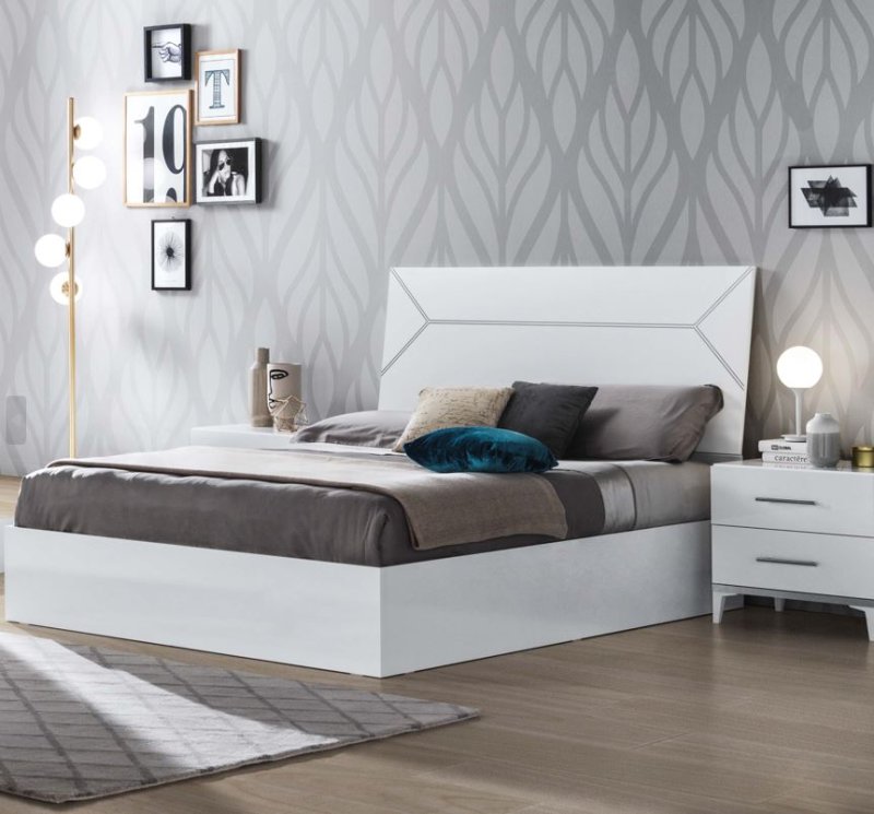 Ben Company Ben Company Elegance White & Silver Bed